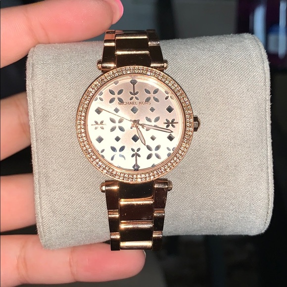 Brand New Rose Gold Michael Kors Watch - Picture 4 of 8